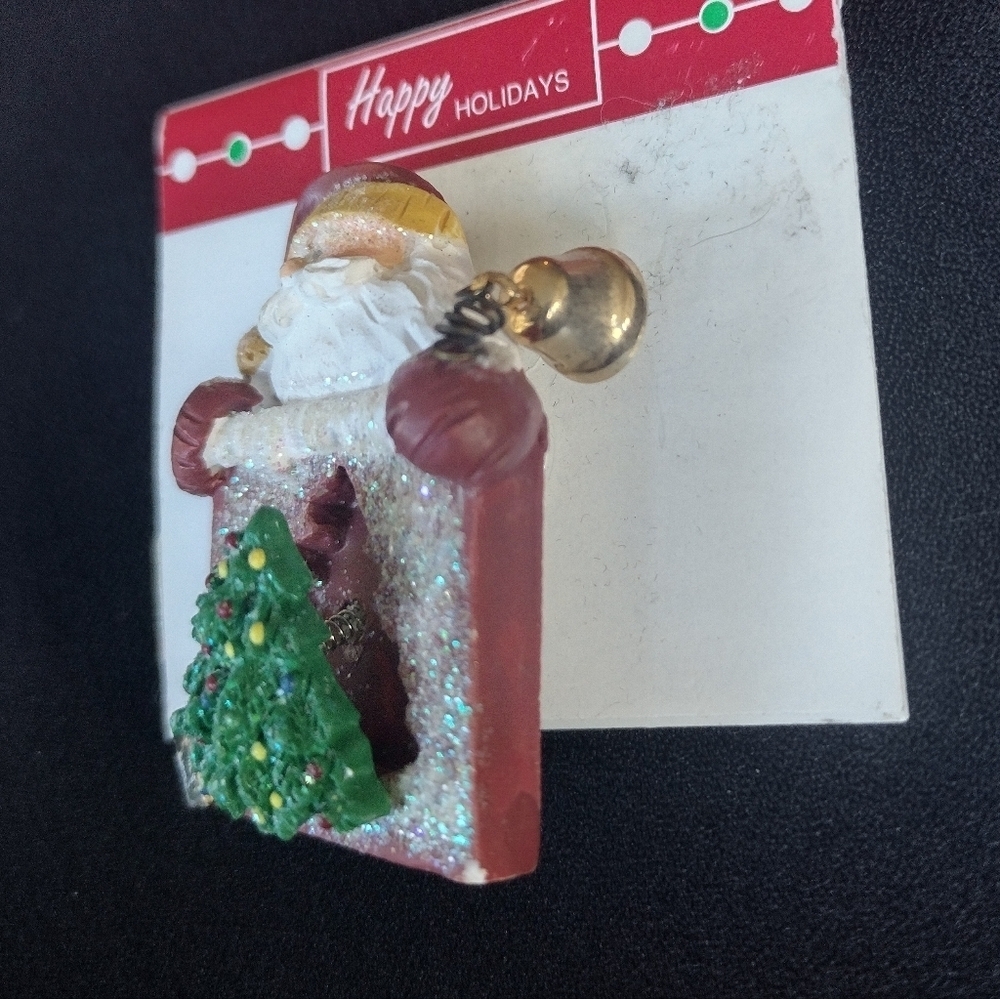 Santa Claus Brooch with Glittering Christmas Tree - Picture 3 of 6